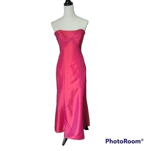 🌹B2 BEAUTIFUL GOWN/DRESS PINK SIZE 4